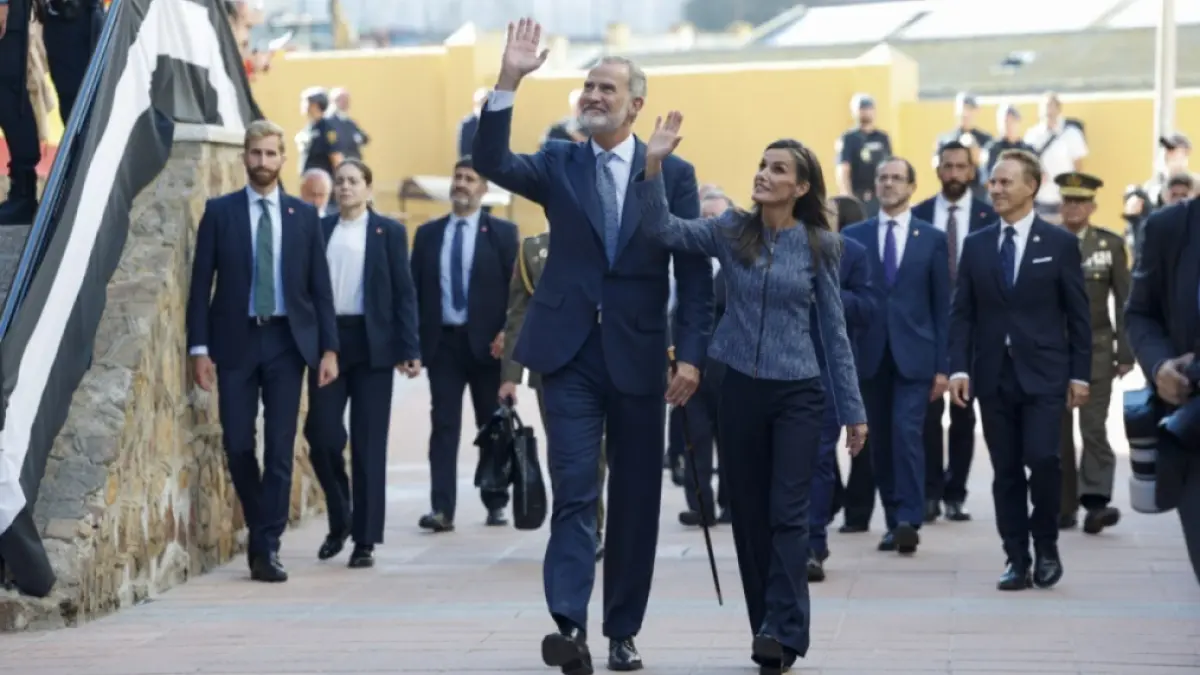 Regele Felipe și regina Letizia au vizitat Ceuta în urma crizei migranților